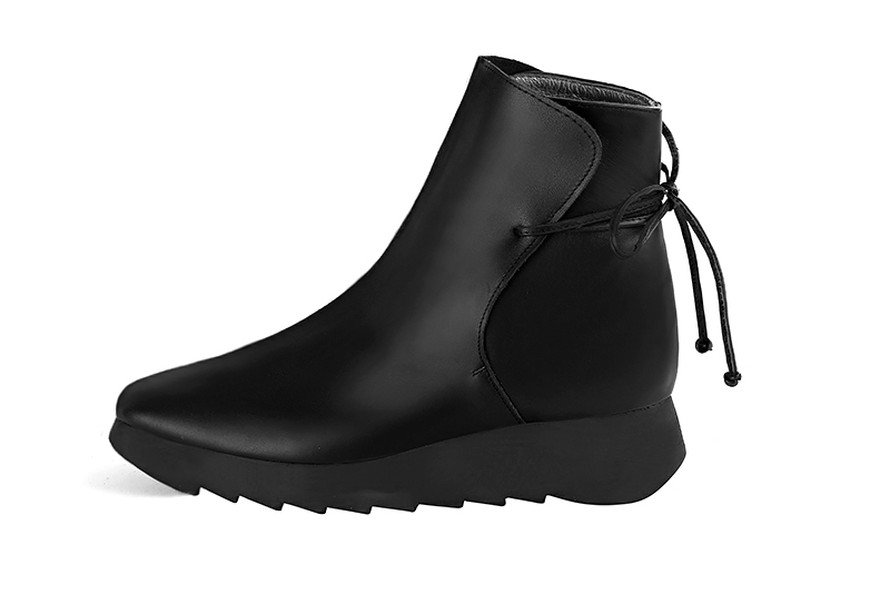 Satin black women's ankle boots with laces at the back. Square toe. Low rubber soles. Profile view - Florence KOOIJMAN